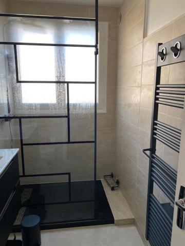 33 M2 , Climatise, Parking Exterieur Prive Gratuit Apartment